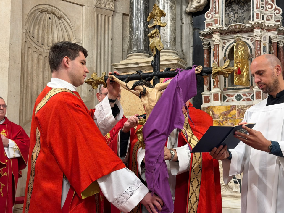 Veliki petak u katedrali sv. Jakova: 'Krist je dragovoljno ušao u smrt da bi čovjeku donio život'