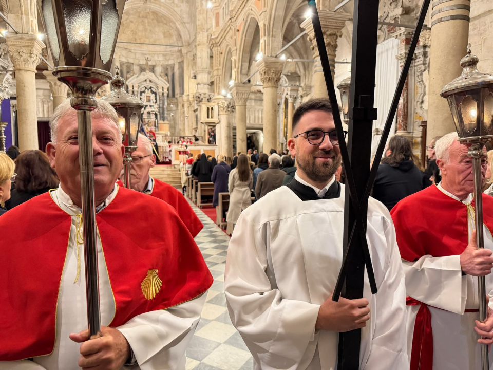 Veliki petak u katedrali sv. Jakova: 'Krist je dragovoljno ušao u smrt da bi čovjeku donio život'
