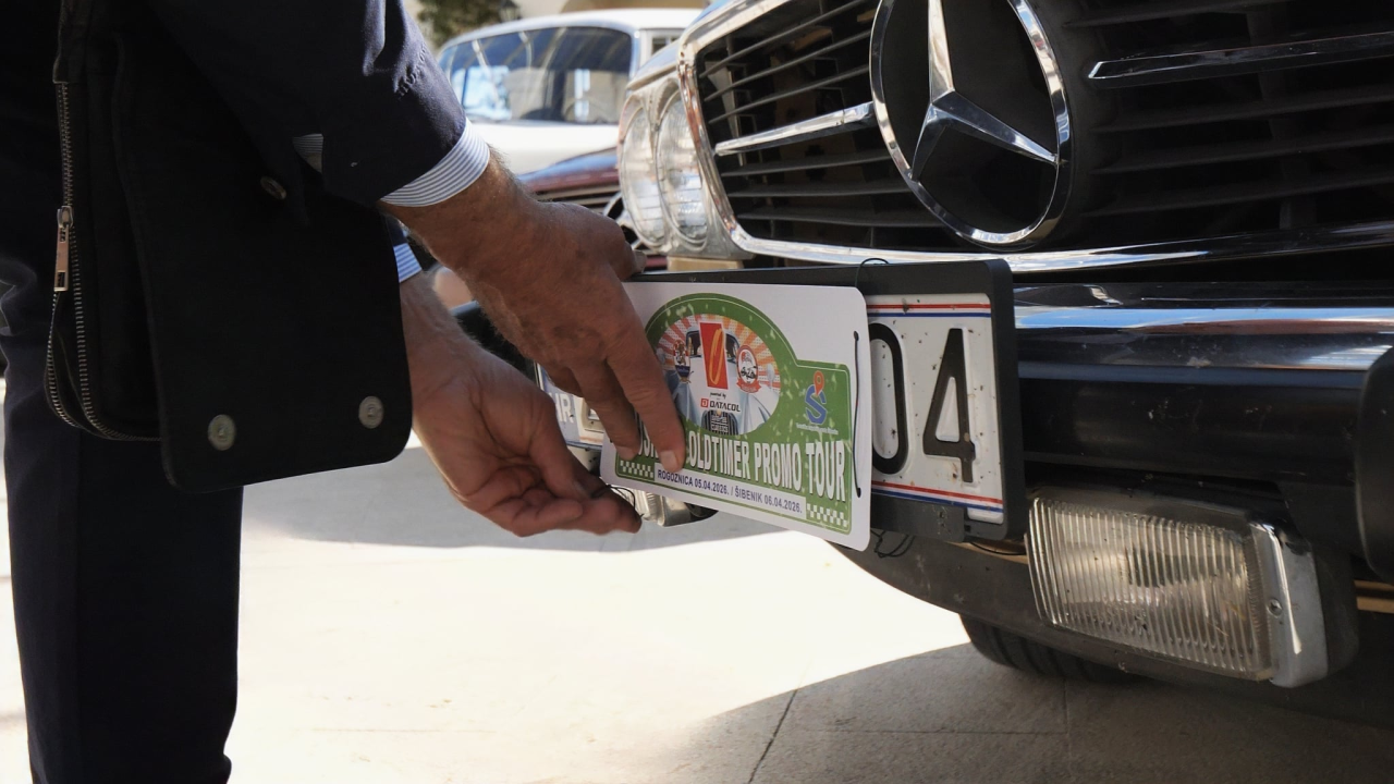 Uskrs u Rogoznici donio spoj tradicije i gastronomije: Izložba oldtimera oduševila mještane i goste