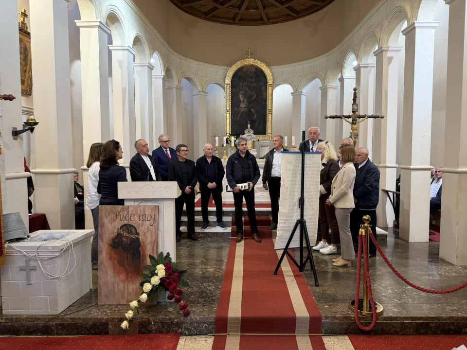 Smotra izvornog pučkog crkvenog pjevanja Šibenske biskupije održana u Primoštenu