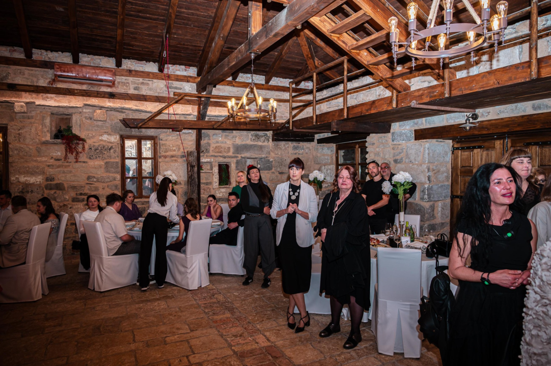 Maturalni ples učenika centra Šubićevac u znaku ljubavi