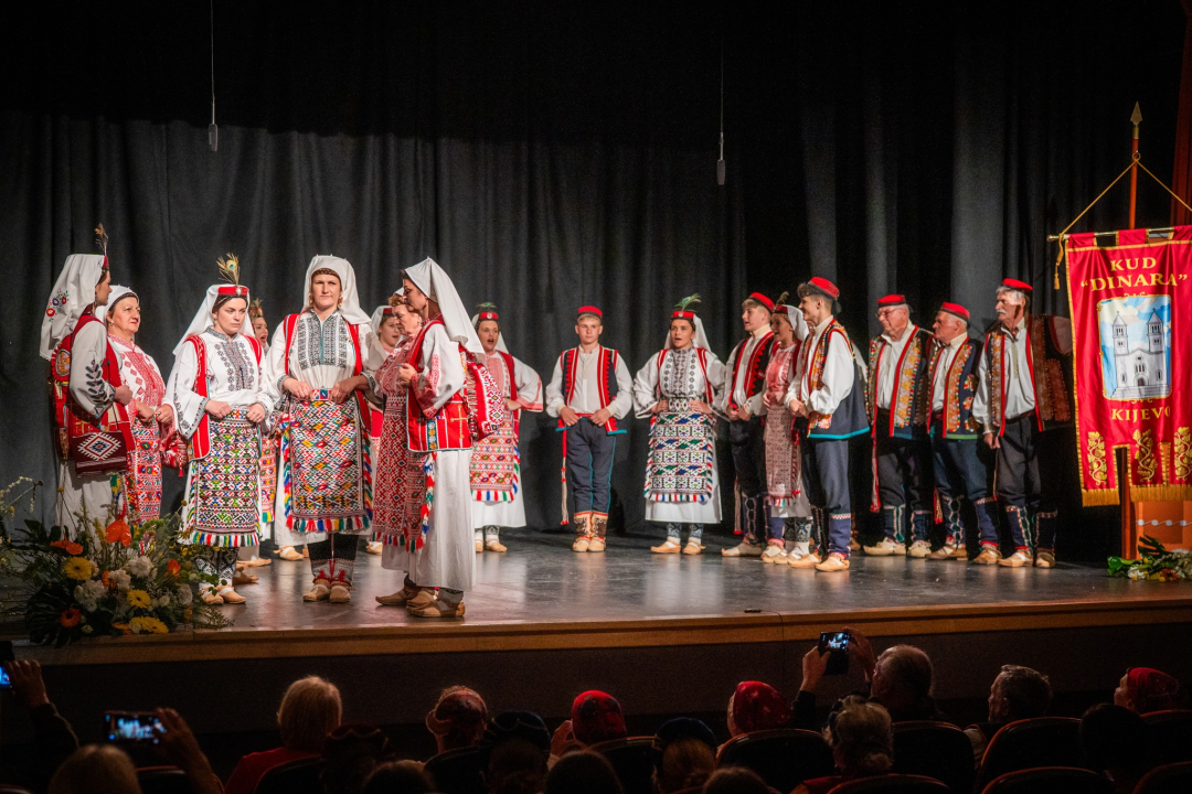 Raskoš županije predstavljat će KUU Zvona Zagore, KUD Zora i KUD Dinara
