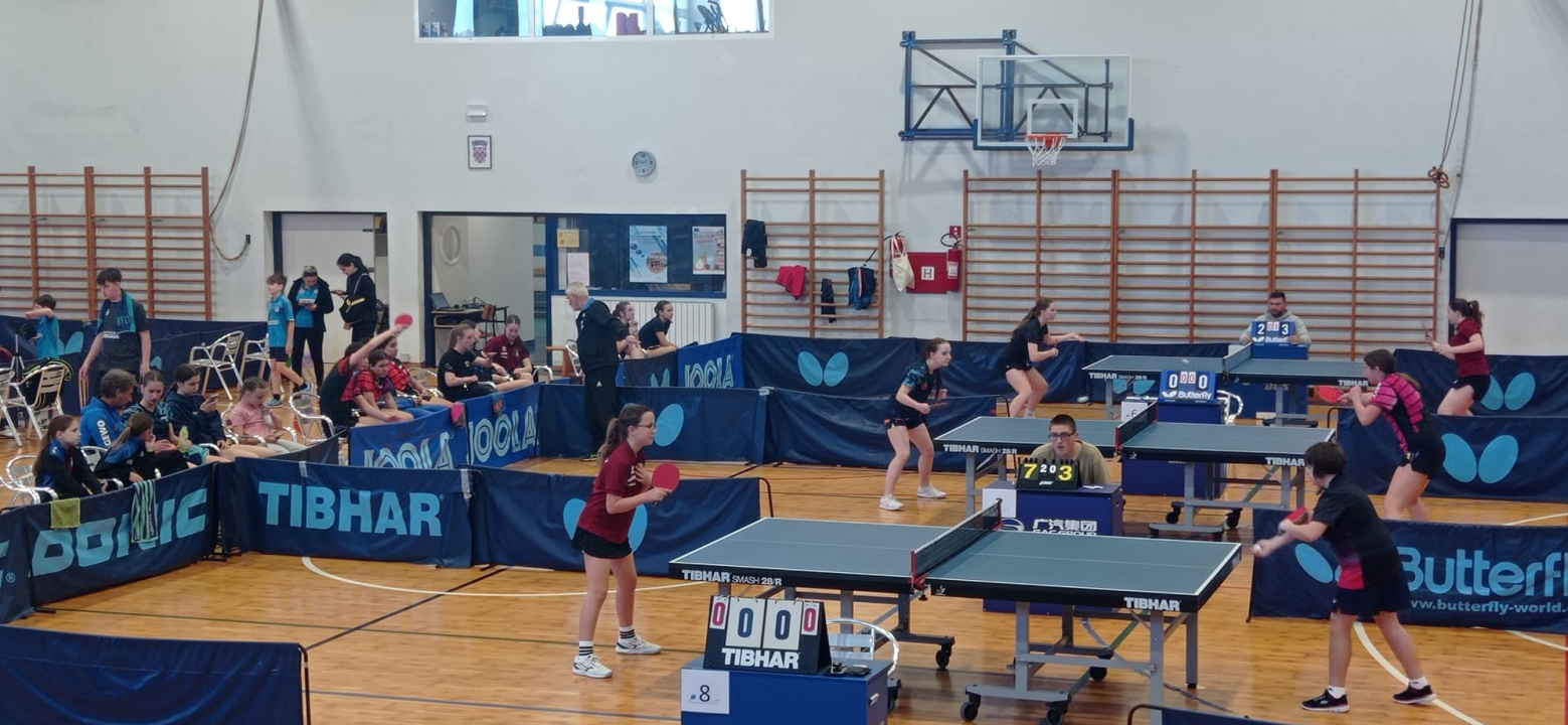 FOTO Mlađe juniorke Stolnoteniskog kluba Šibenik druge u državi, Katja Mandić u paru prvakinja Hrvatske