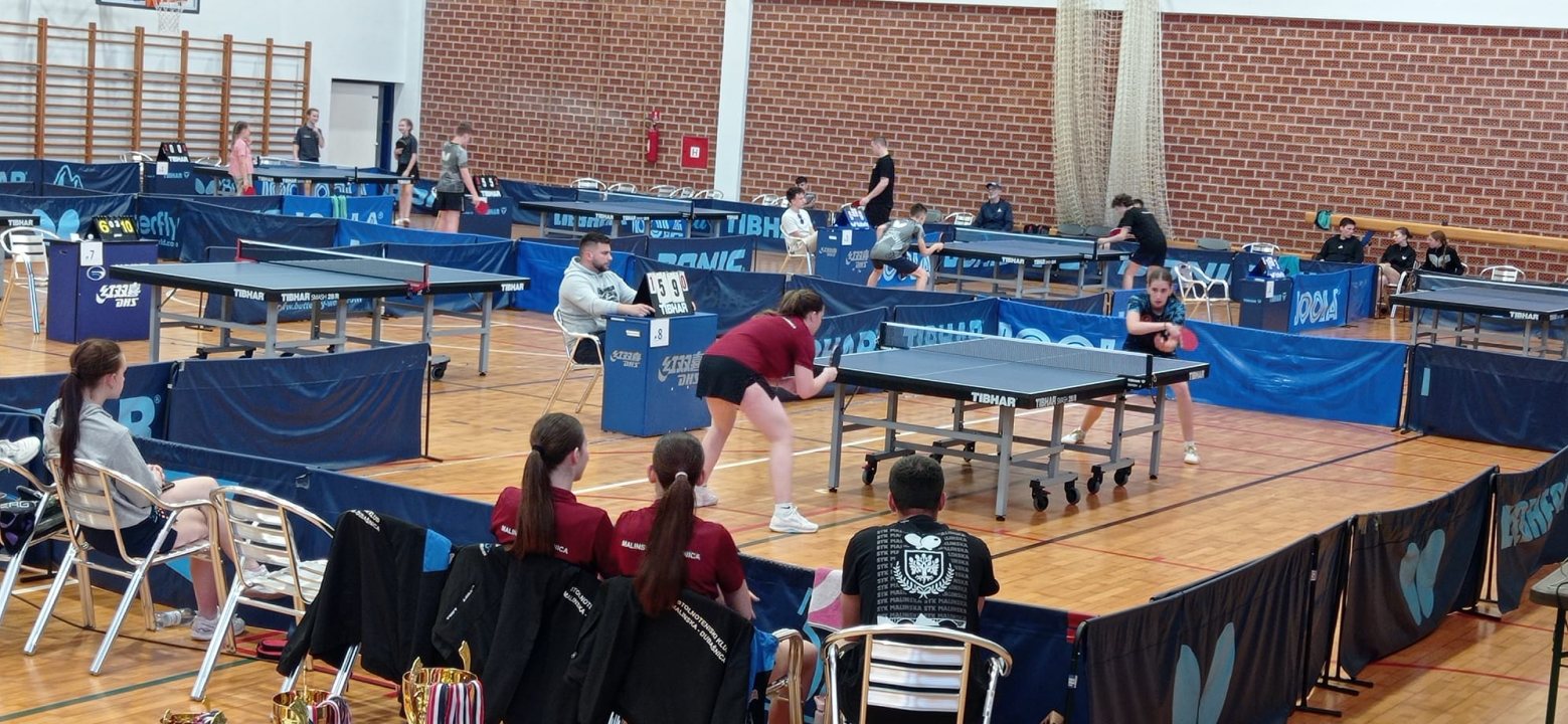 FOTO Mlađe juniorke Stolnoteniskog kluba Šibenik druge u državi, Katja Mandić u paru prvakinja Hrvatske