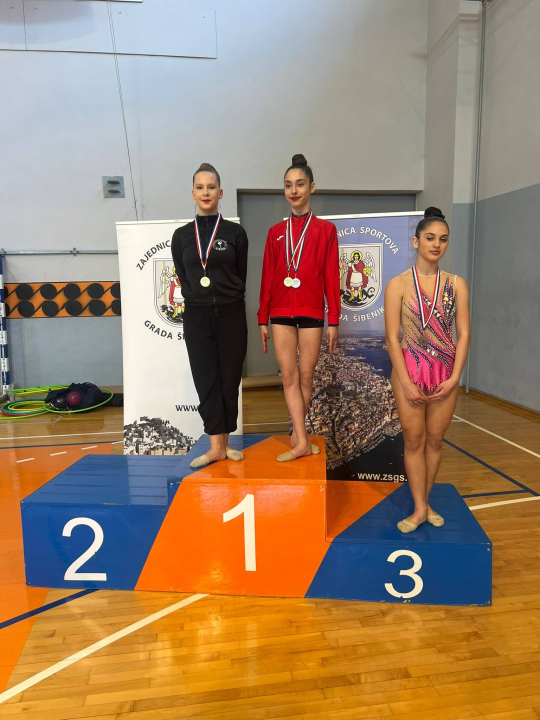 FOTO Ritmičarke Šibenik-Dalmacije domaćinstvo kvalifikacija regije Jug okrunile sa šest zlata