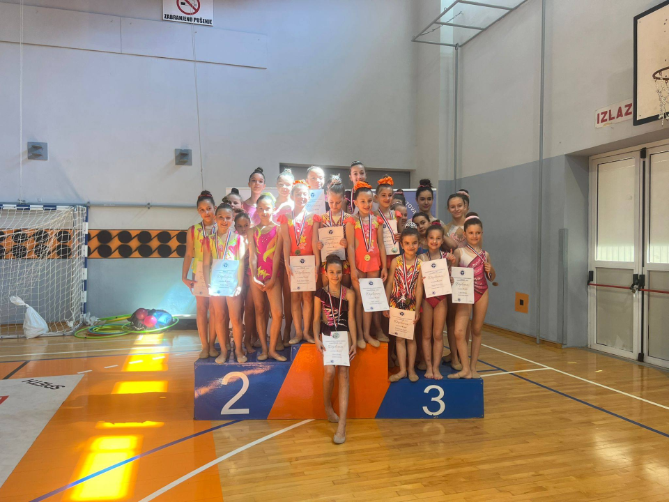 FOTO Ritmičarke Šibenik-Dalmacije domaćinstvo kvalifikacija regije Jug okrunile sa šest zlata