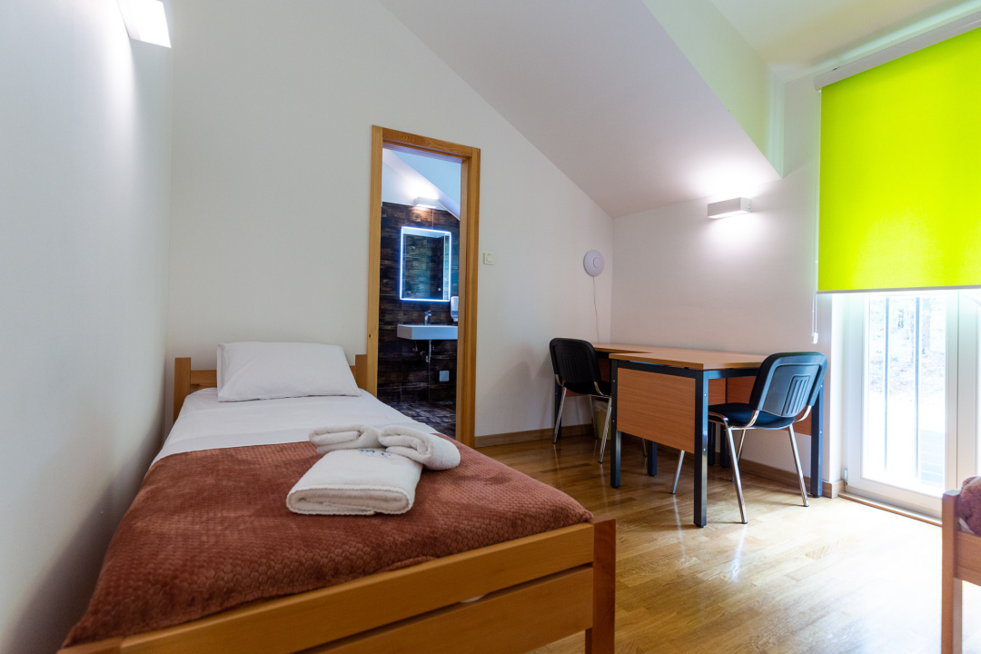 Gornji tok Krke iz prve ruke – Otkrijte hostel Titius u edukativnom kampusu NP Krka u Puljanima