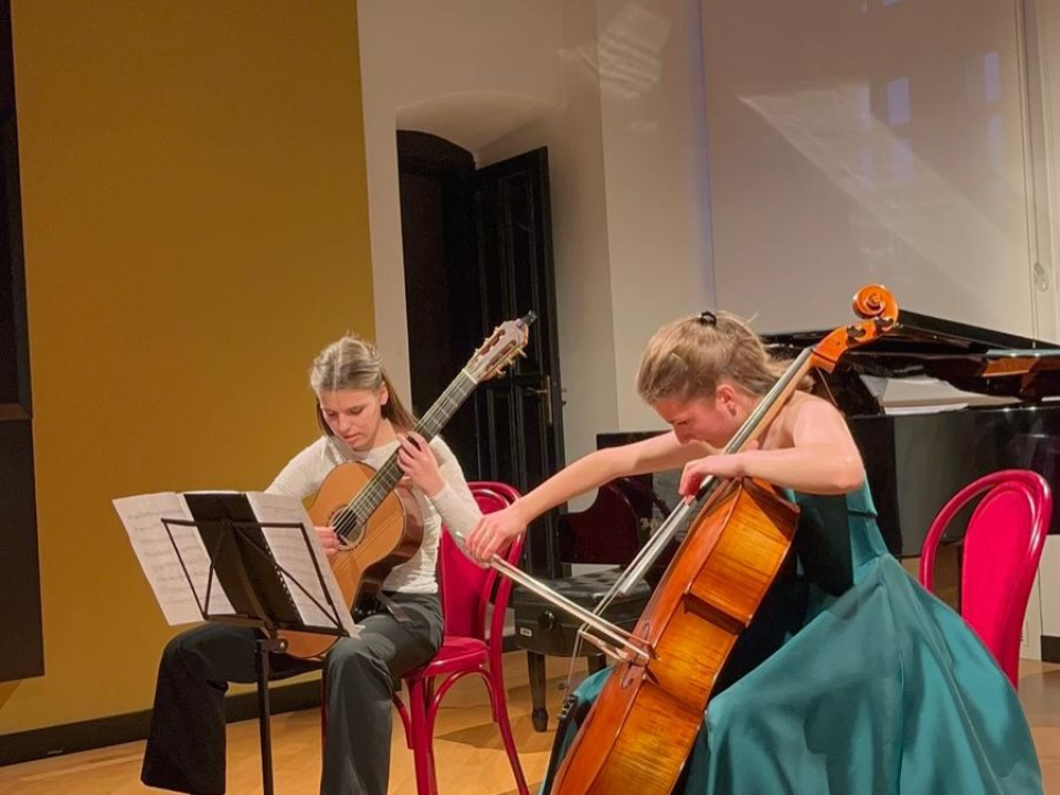 Učenica šibenske glazbene škole, violončelistica Antea, održala koncert u kazalištu