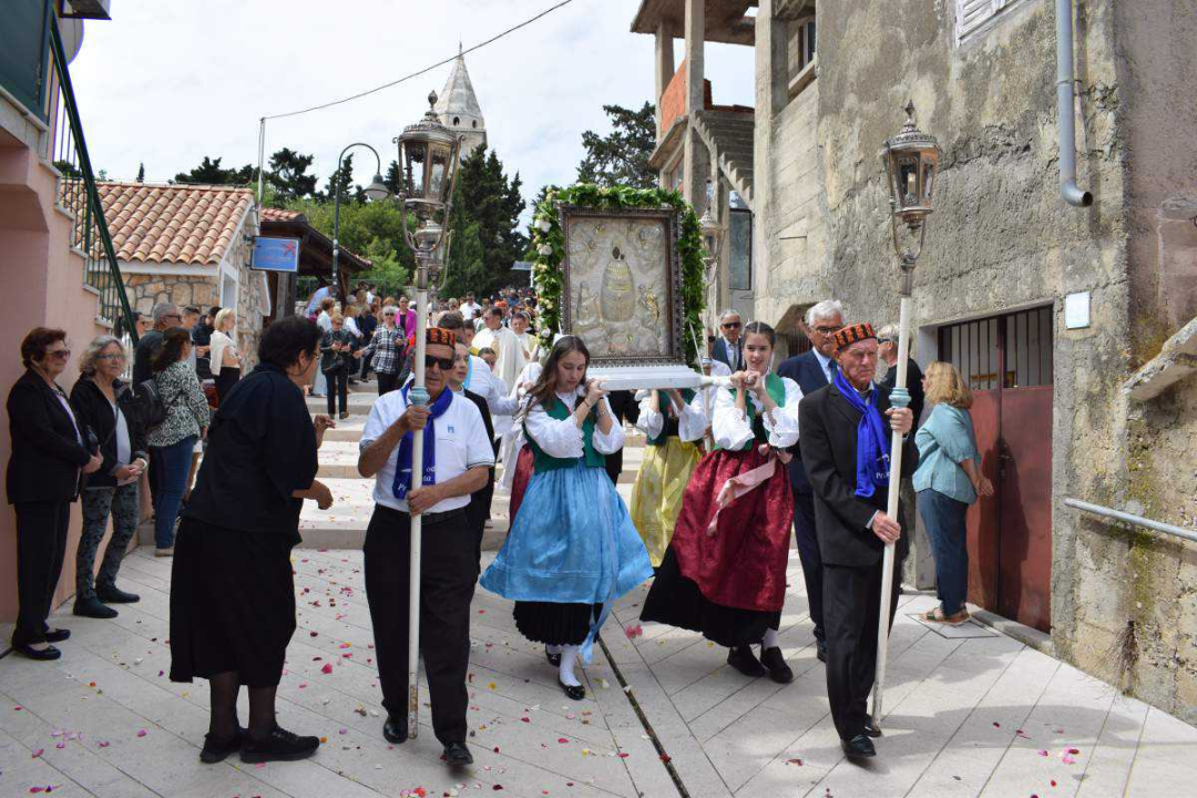 Proslavljena Gospa od Loreta u Primoštenu