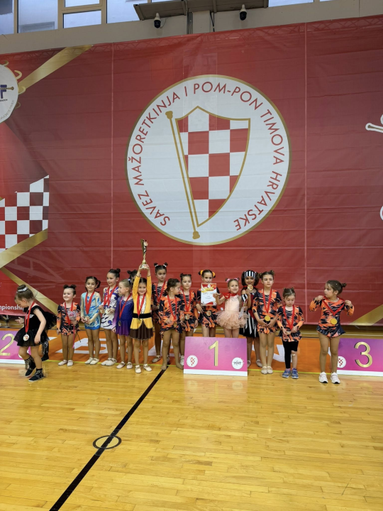 FOTO Šibenske mažoretkinje dobar domaćin trećeg 'Sunny Sidea', uz osvojenih 17 medalja