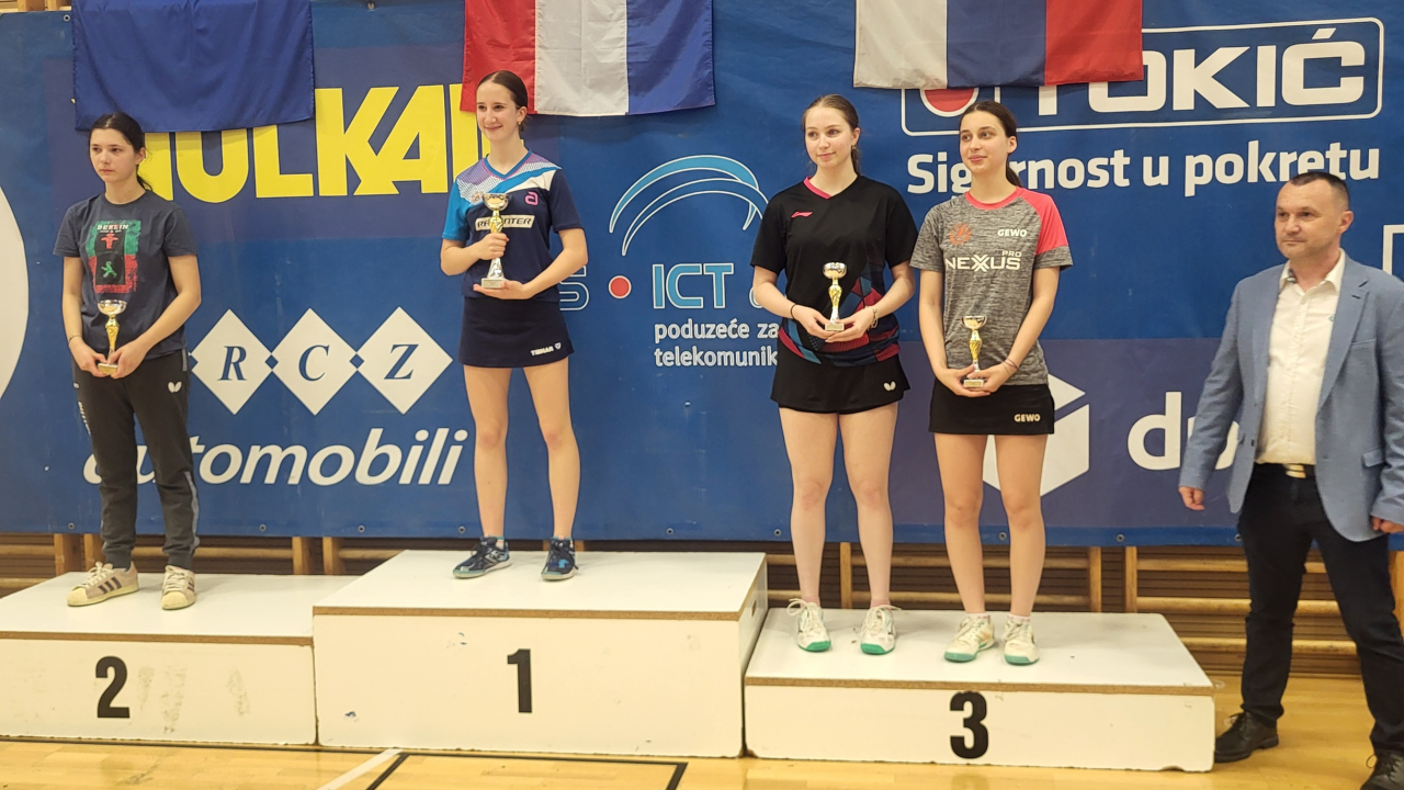 FOTO Četiri pehara za šibenske stolnotenisačice na memorijalu posvećenom domaćoj legendi tog sporta