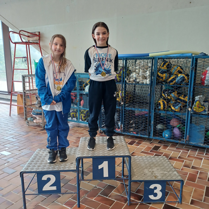 FOTO Duet plivačica Mora do medalje u Splitu: Karmen uspješna na najkraćoj dionici, Cvita se odvažila na najdulju