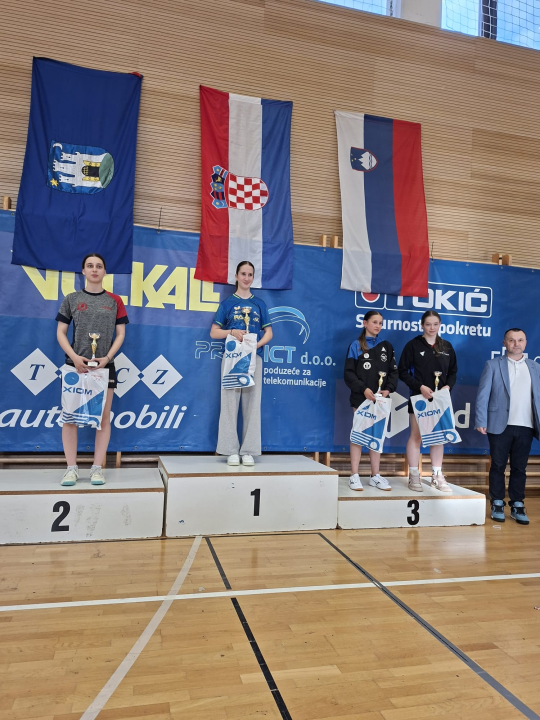 FOTO Četiri pehara za šibenske stolnotenisačice na memorijalu posvećenom domaćoj legendi tog sporta