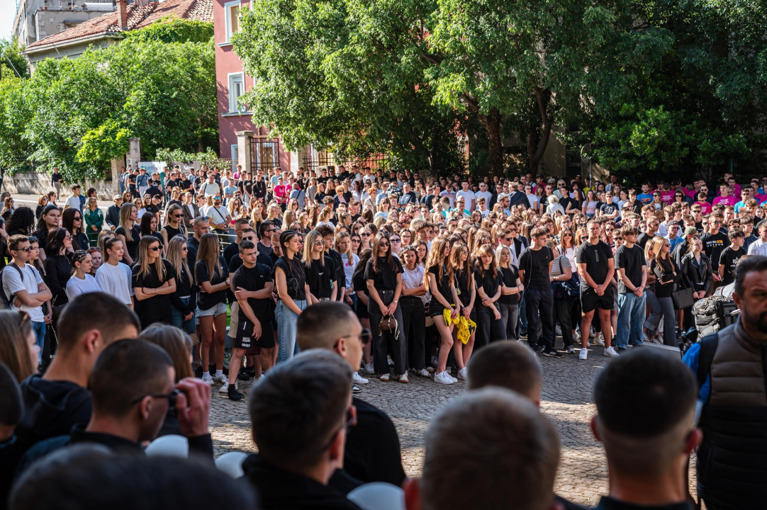 Maturanti na dan norijade odali počast Luki Milovcu: 'Zašto je trebalo doći do krvoprolića da se govori o promjenama?'