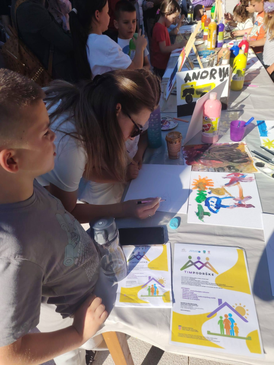 Održana manifestacija Dan obitelji u Kninu: Prigodne radionice okupile djecu i njihove roditelje