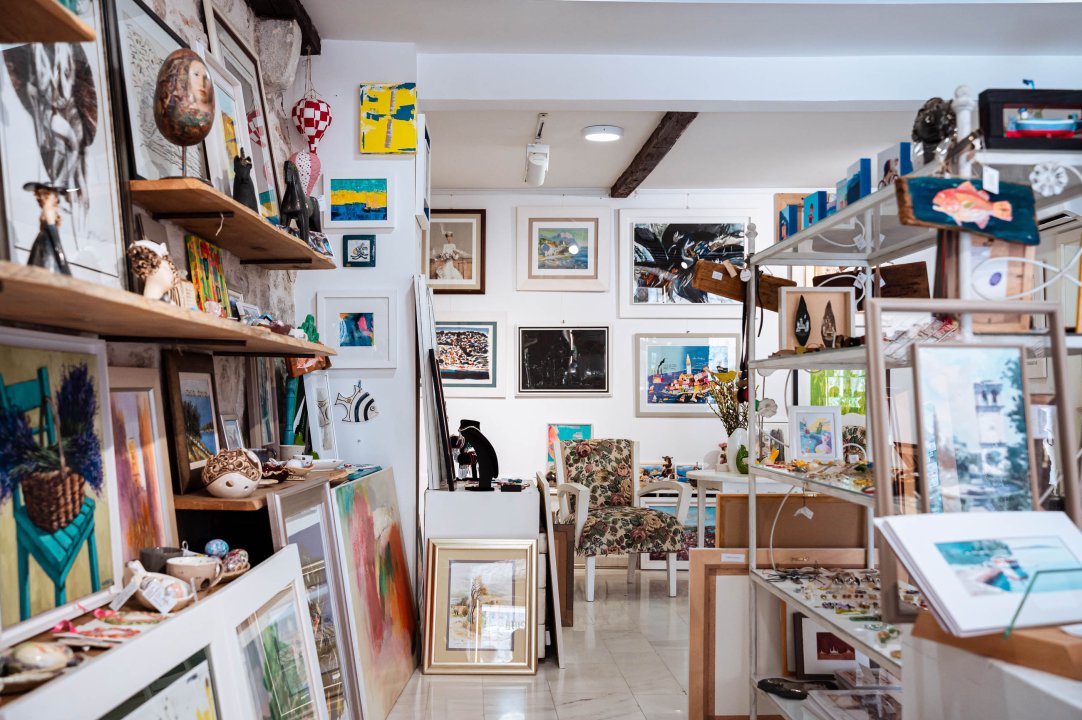 FOTO Poznata šibenska galerija ima sve za ljetni refresh doma i garderobe!