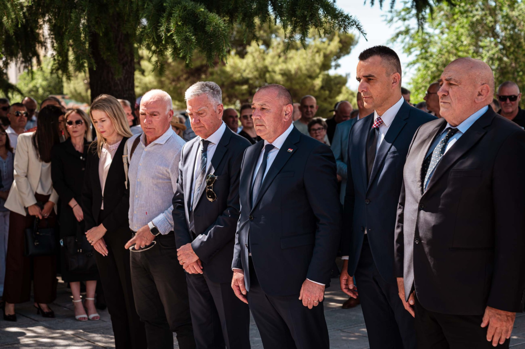 FOTO Ponos i suze na otvaranju šibenske Spomen-sobe hrvatskih branitelja: Imena ispisana u ovoj dvorani neka budu uzori našim mladima