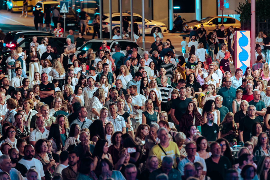 FOTO Klapa Intrade pjevala pred punom Poljanom na Dan državnosti