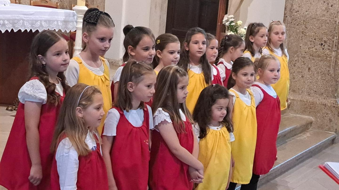 Povodom svetog Ante u Drnišu održan koncert dječjih crkvenih zborova