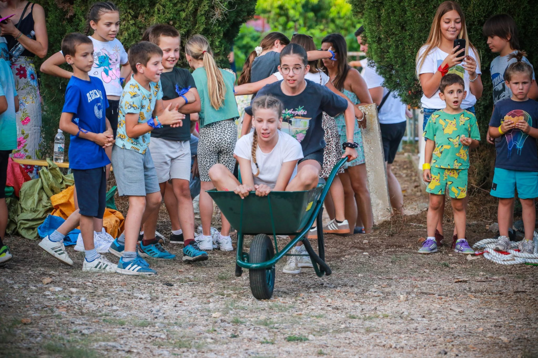Prve 'Dječje užance' u Tribežiću oživjele tradicijske igre