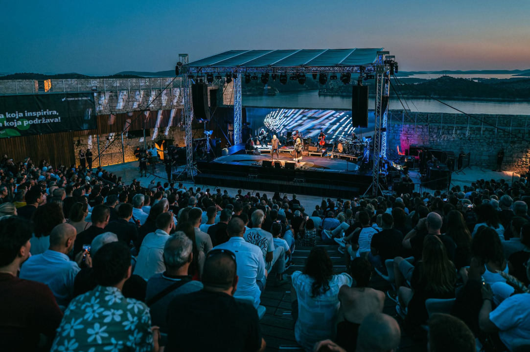Robert Plant na prepunoj Tvrđavi sv. Mihovila bezvremenskim hitovima oduševio publiku