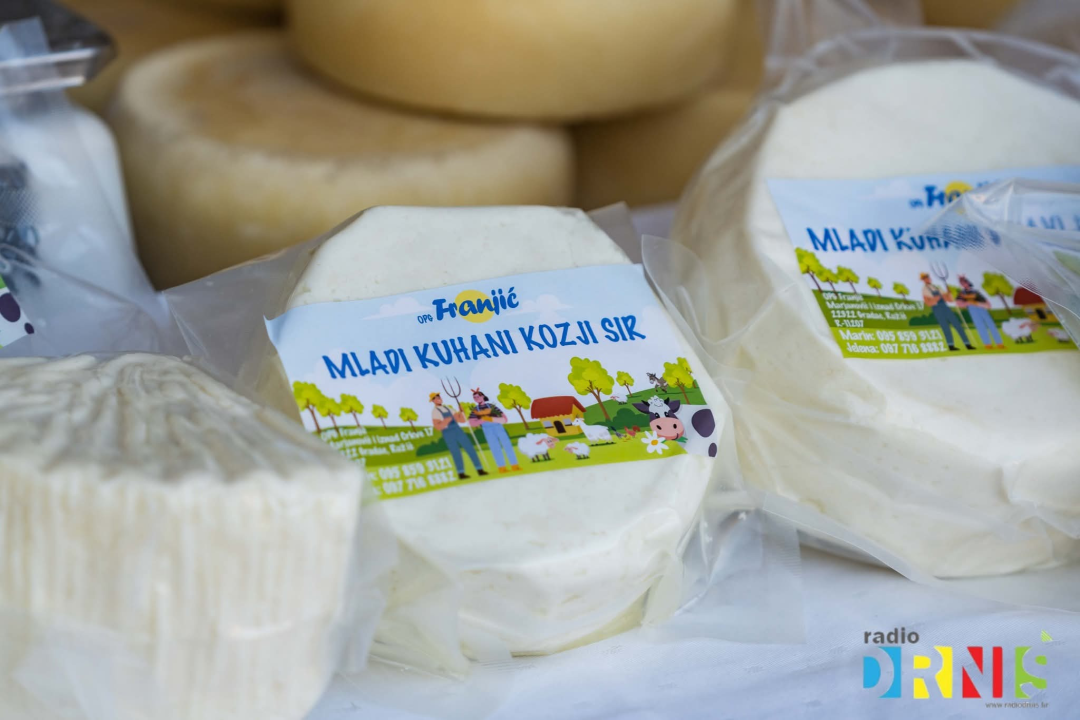 Festival drniškog merlota nastavlja se večeras: Vinari, delicije, Igor Cukrov i navijanje za Vatrene