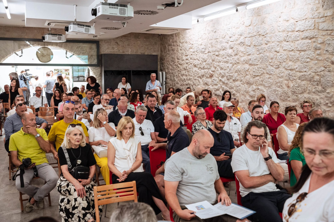FOTO Mirno okupljanje, peticija, rasprava: Javna prezentacija županijskog prostornog plana izazvala nikad veći interes građana