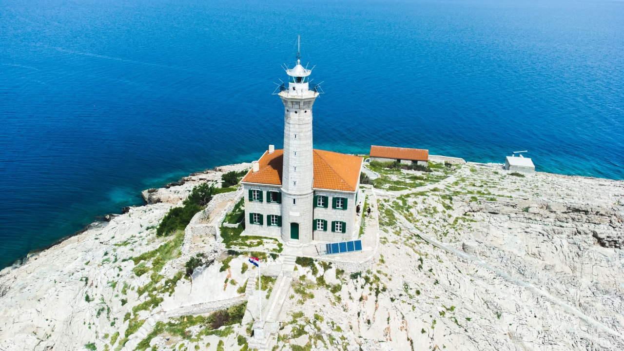 Jedan od simbola šibenskog arhipelaga: Priča o Blitvenici koji prkosi svim olujama