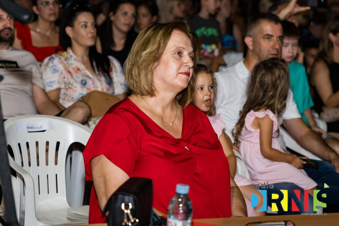 Mladi talenti oduševili: Katarina Trogrlić pobijedila na 6. MiniFEST-u Radio Drniša
