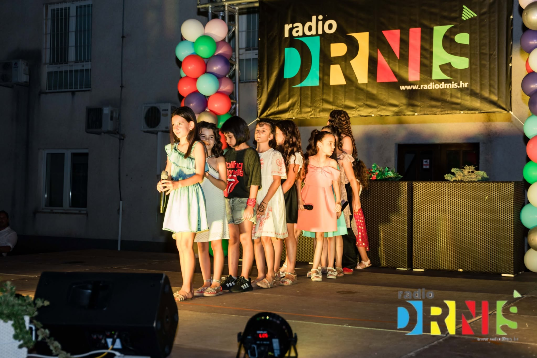 Mladi talenti oduševili: Katarina Trogrlić pobijedila na 6. MiniFEST-u Radio Drniša