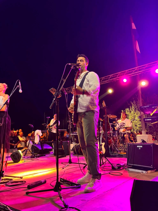 Pirovac svečano obilježio obljetnicu Oluje uz koncert Dalmatina, bakljadu i vatromet