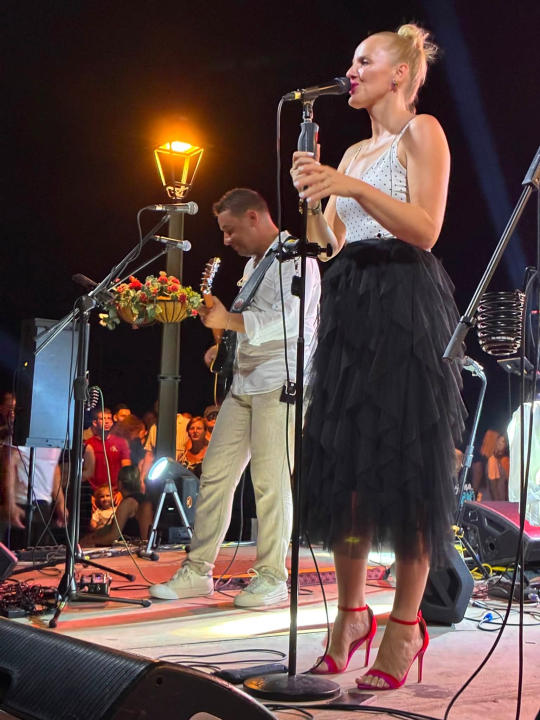 Pirovac svečano obilježio obljetnicu Oluje uz koncert Dalmatina, bakljadu i vatromet