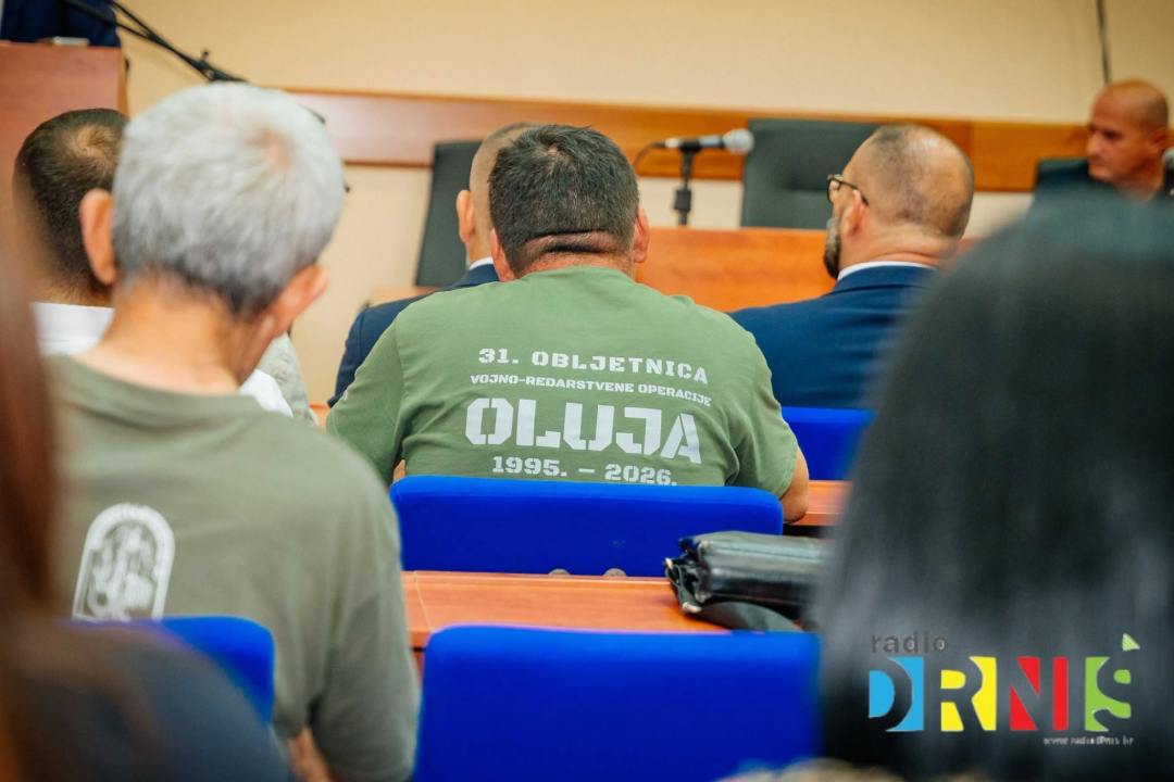 Budnicom i polaganjem vijenaca svečano obilježen Dan pobjede u Drnišu