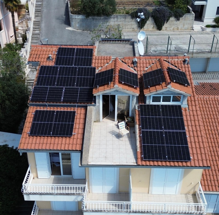 FOTO Uz šibensku tvrtku Elektro AB prijavite se na poticaje za ugradnju solarnih elektrana! 