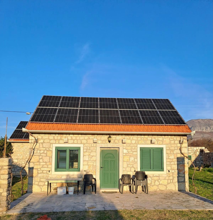 FOTO Uz šibensku tvrtku Elektro AB prijavite se na poticaje za ugradnju solarnih elektrana! 