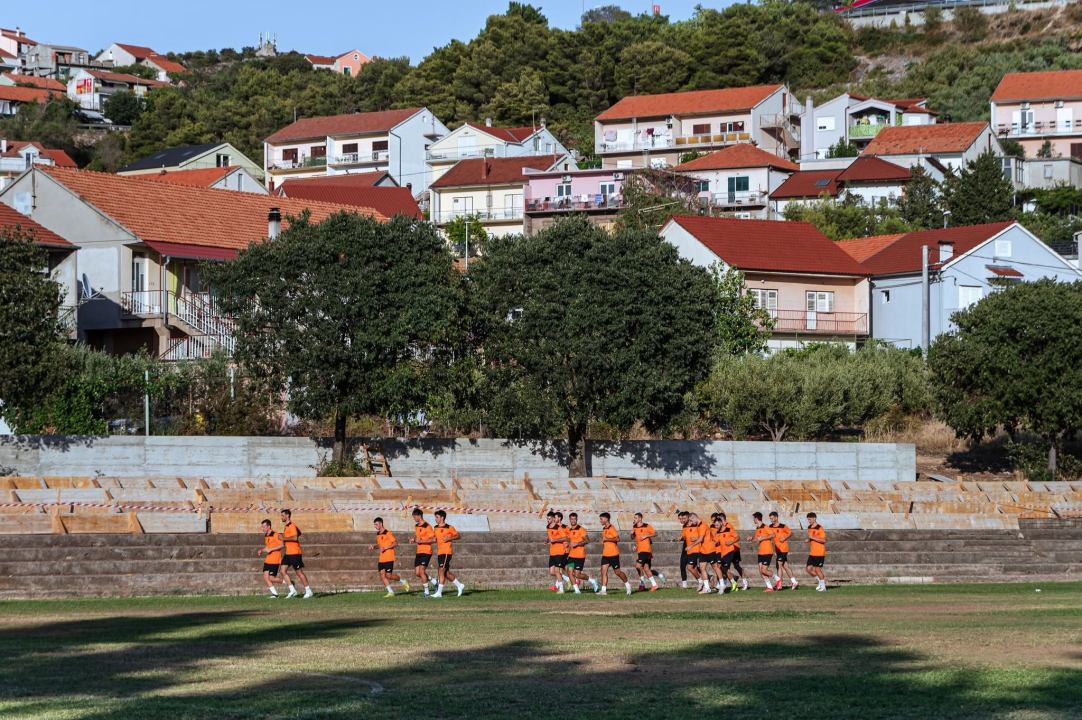 FOTO GNK Šibenik odradio prozivku u Crnici: Odazvao se 21 nogometaš
