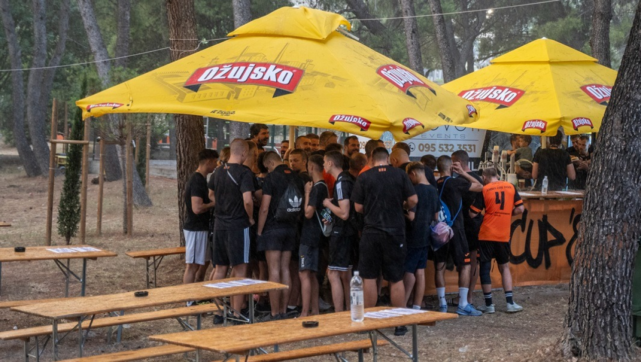 FOTO Grupna faza funcutskog turnira: Djeca s Rokića priča dana, borba s kišom, donacija DVD-u Šibenik