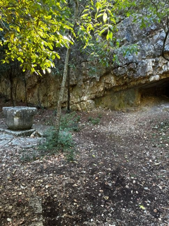 Stari bunar na Šubićevcu zatrpan 'modernim smećem'