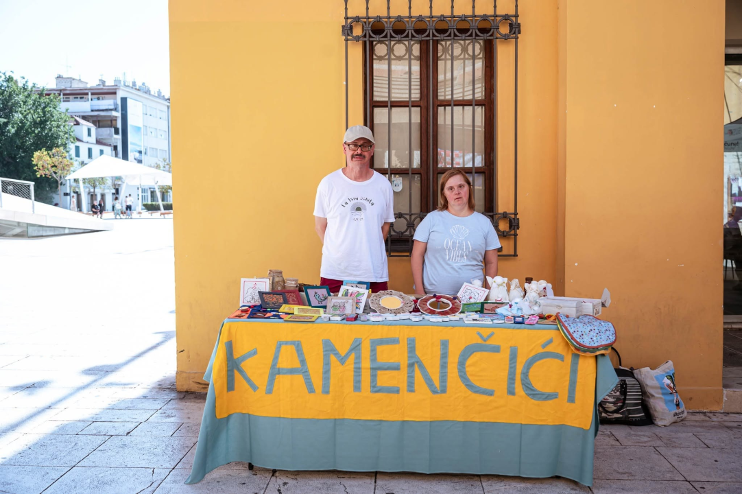 Posjetite štand 'Kamenčića' u Ulici Ante Starčevića i pronađite unikatne suvenire