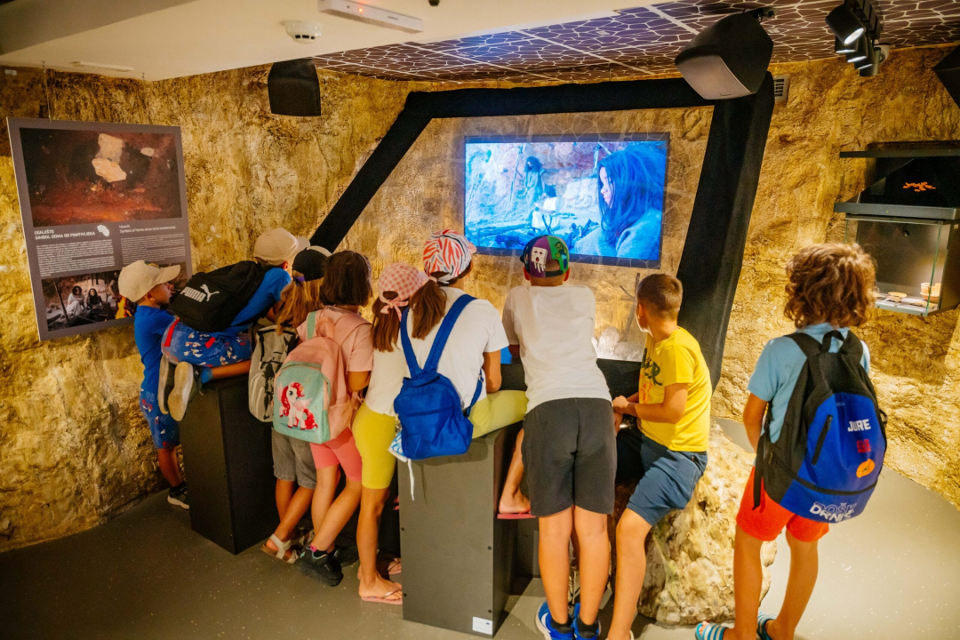 Drniški mališani usvojili sportske, STEM i jezične vještine u sklopu uspješno provedenog projekta 