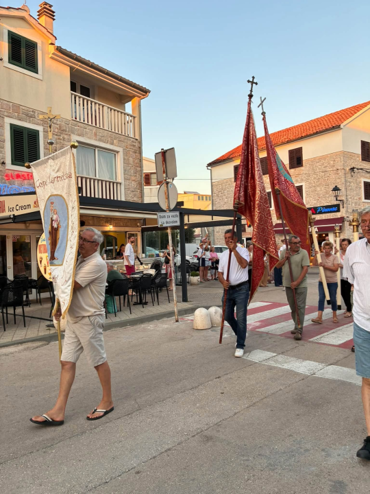 Procesija u Pirovcu