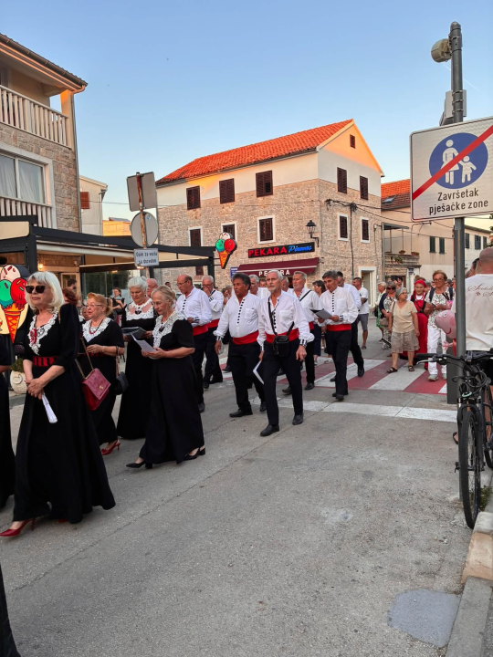 Procesija u Pirovcu