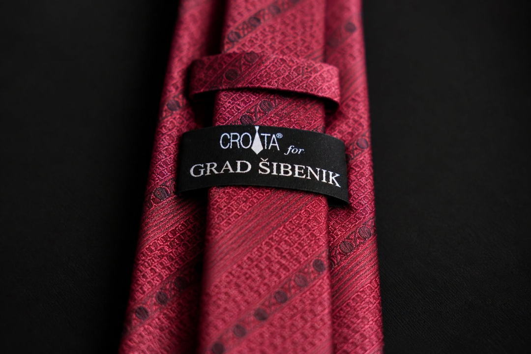 Šibensku tradiciju i povijest možete nositi i oko vrata
