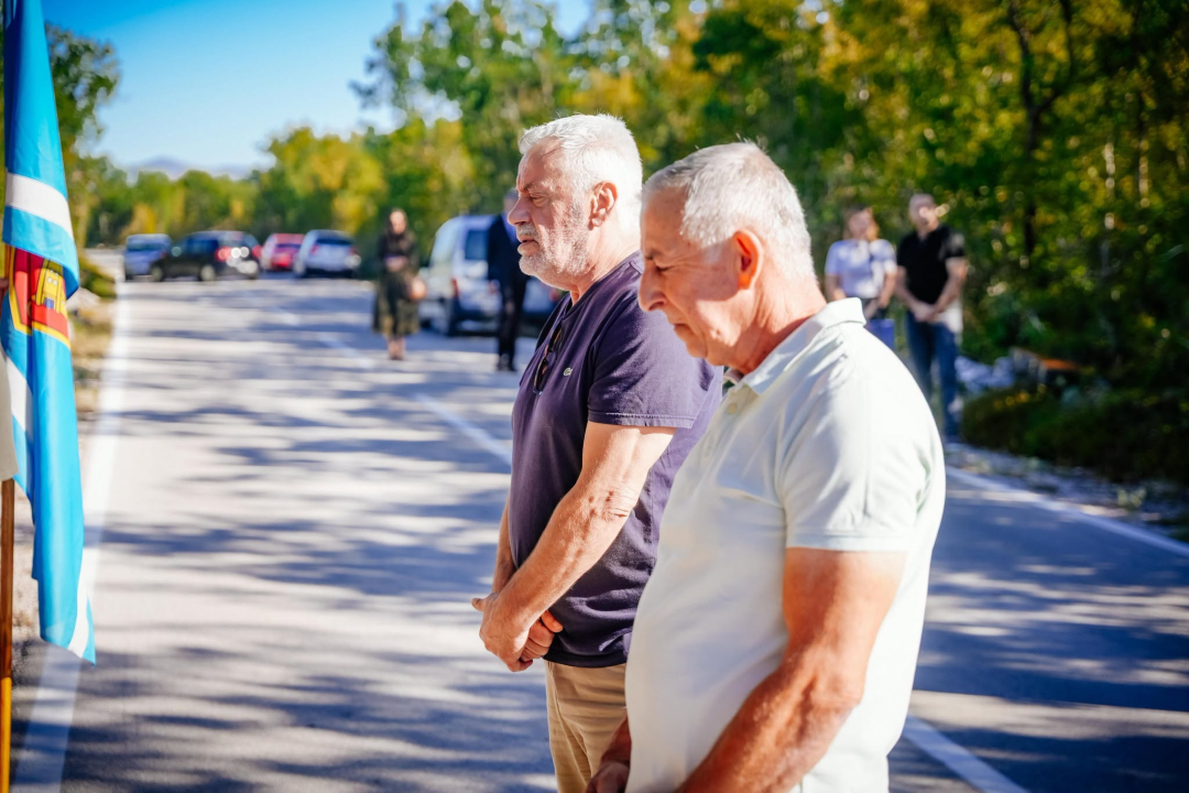 Polaganjem vijenaca obilježena 35. obljetnica stradanja branitelja i civila u Puljanima i Oklaju