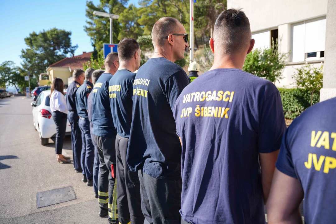 Polaganjem vijenaca odana počast četvorici vatrogasaca poginulih na Jamnjaku u Domovinskom ratu
