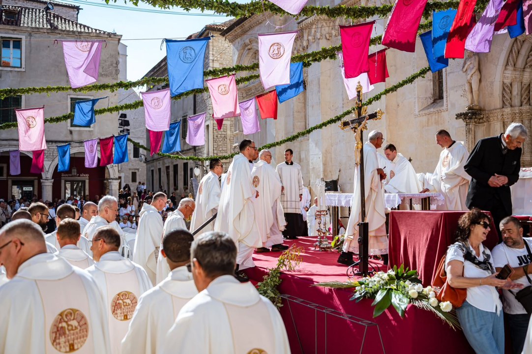 Šibenik proslavio svog zaštitnika: Održana svečana procesija i misa povodom blagdana sv. Mihovila