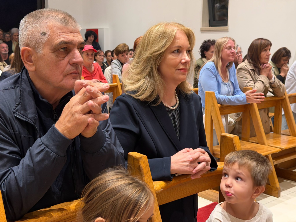 Trajno euharistijsko klanjanje 