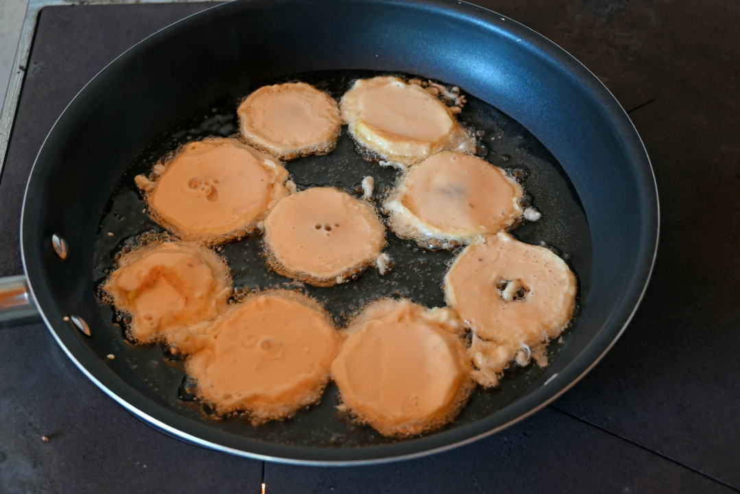 Šibenske bake znale su od malo napraviti svašta: Donosimo četiri slatka recepta s jabukama
