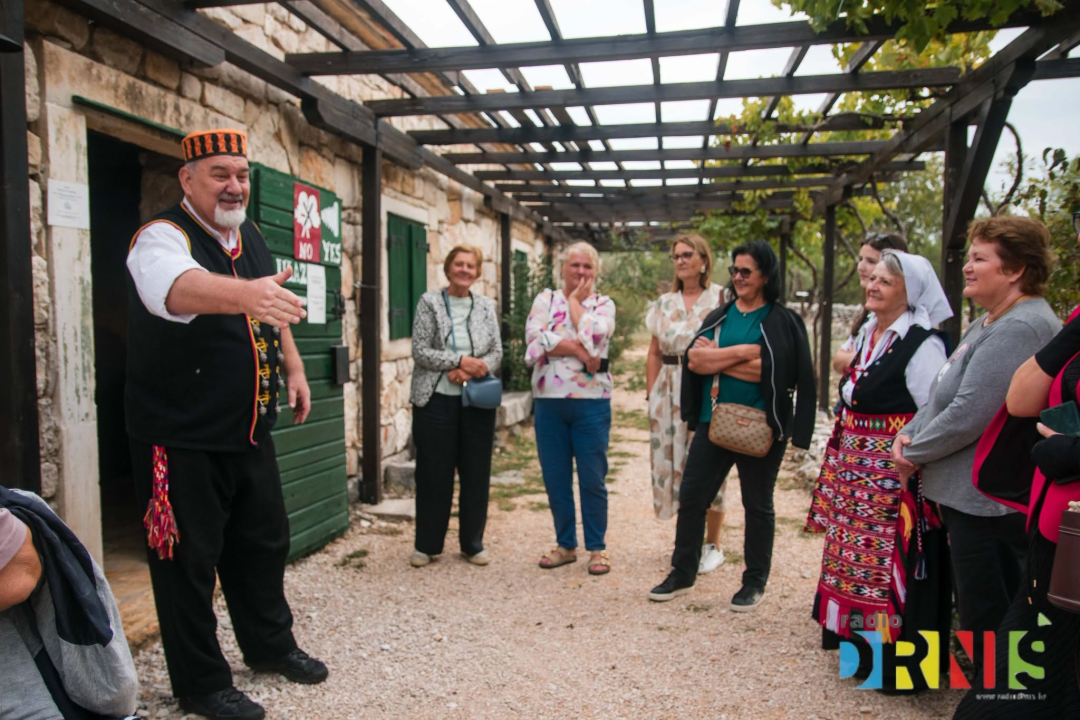 Bogatstvo tradicije i poduzetništva u Dalmatinskoj zagori: Održan Sajam proizvoda seoskih žena