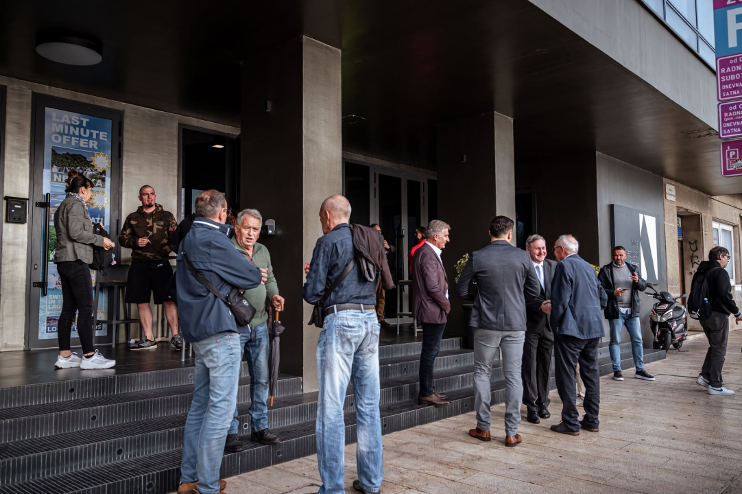 FOTO Bili smo na javnoj tribini o energani na Bikarcu, dvije strane ostale su ukopane, spominjao se i referendum